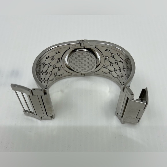 Gucci Twirl Stainless Steel Bangle Bracelet Watch - Picture 9 of 16